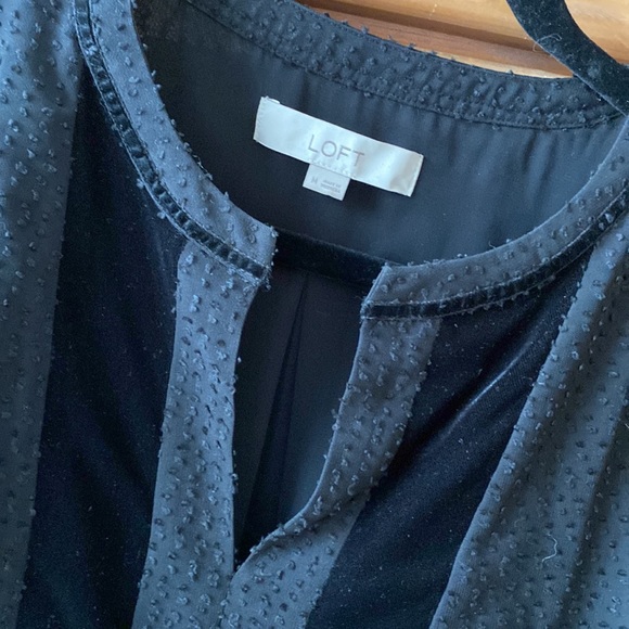 Loft Blouse. - Picture 4 of 4